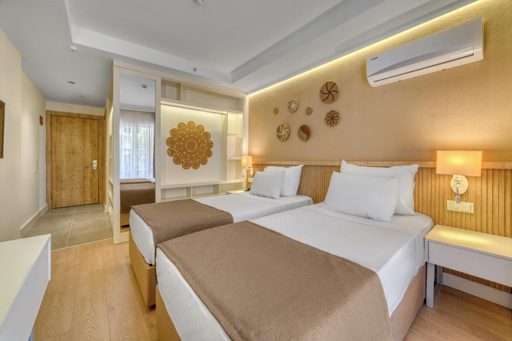 Park Hotel (Adults Only) Аланя Екстериор снимка