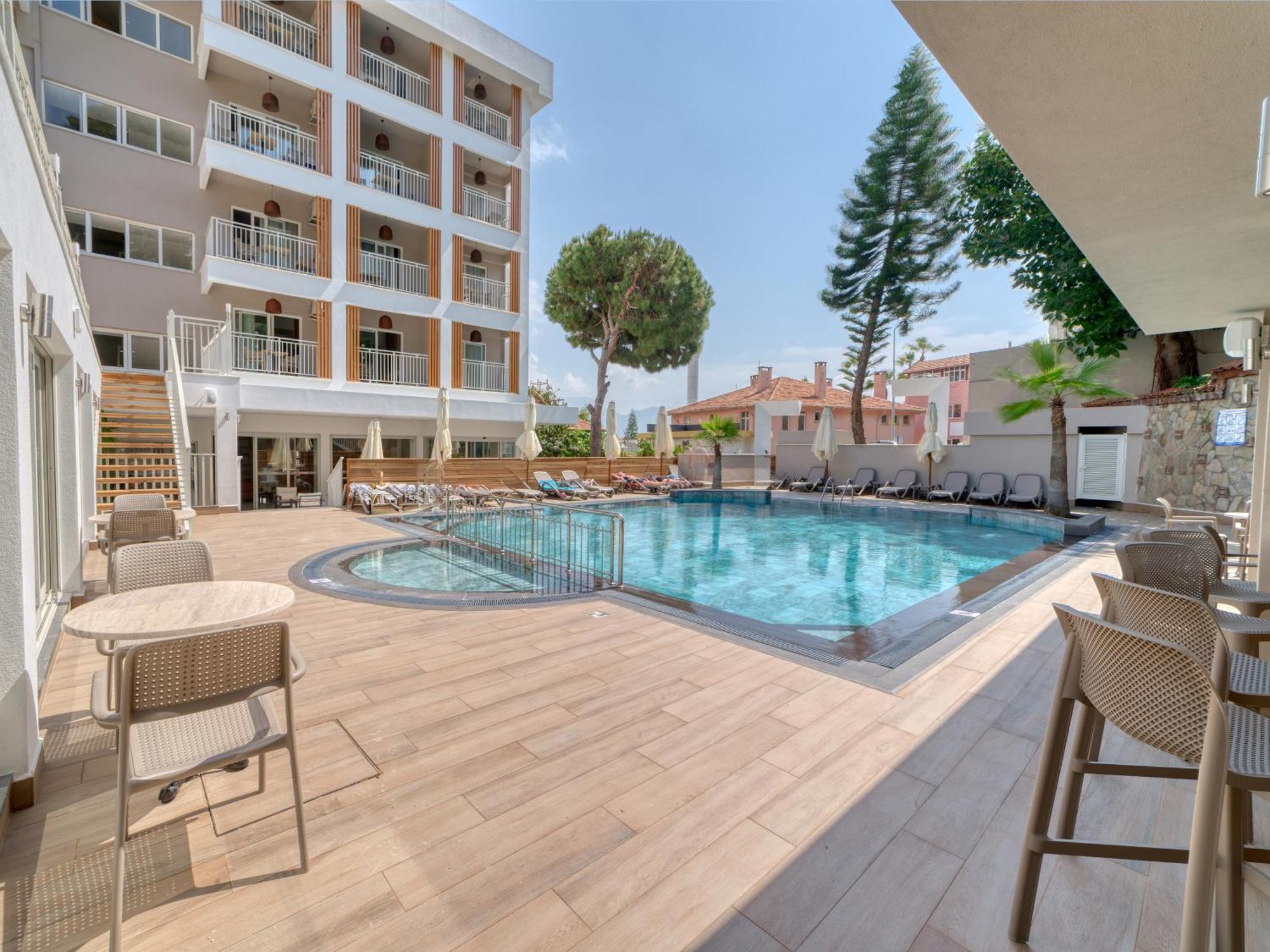Park Hotel (Adults Only) Аланя Екстериор снимка