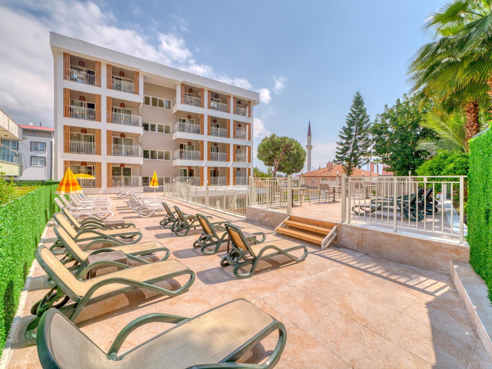 Park Hotel (Adults Only) Аланя Екстериор снимка